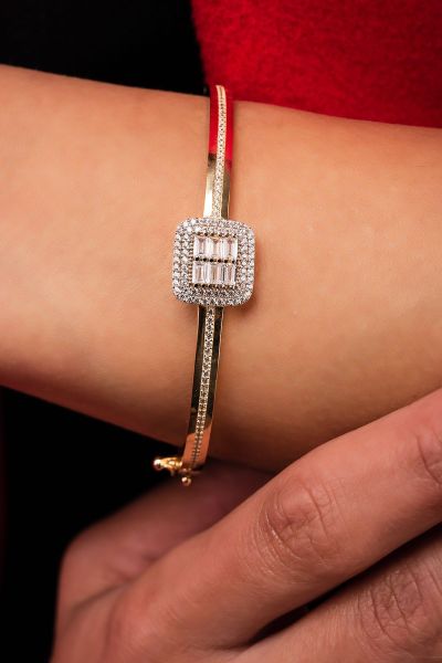 14 Ayar Baget Taşlı Kelepçe Bilezik 14KLPC289 - Altınaşkı