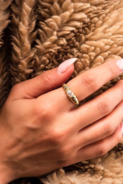 Beyaz Taşlı İstiridye Altın Yüzük 14YZ3600 - Altınaşkı