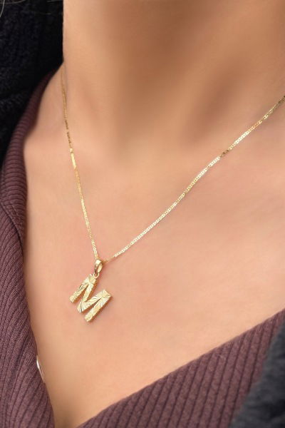 Parlak Kalemli Harf Altın Kolye 14KLY9065 - Altınaşkı