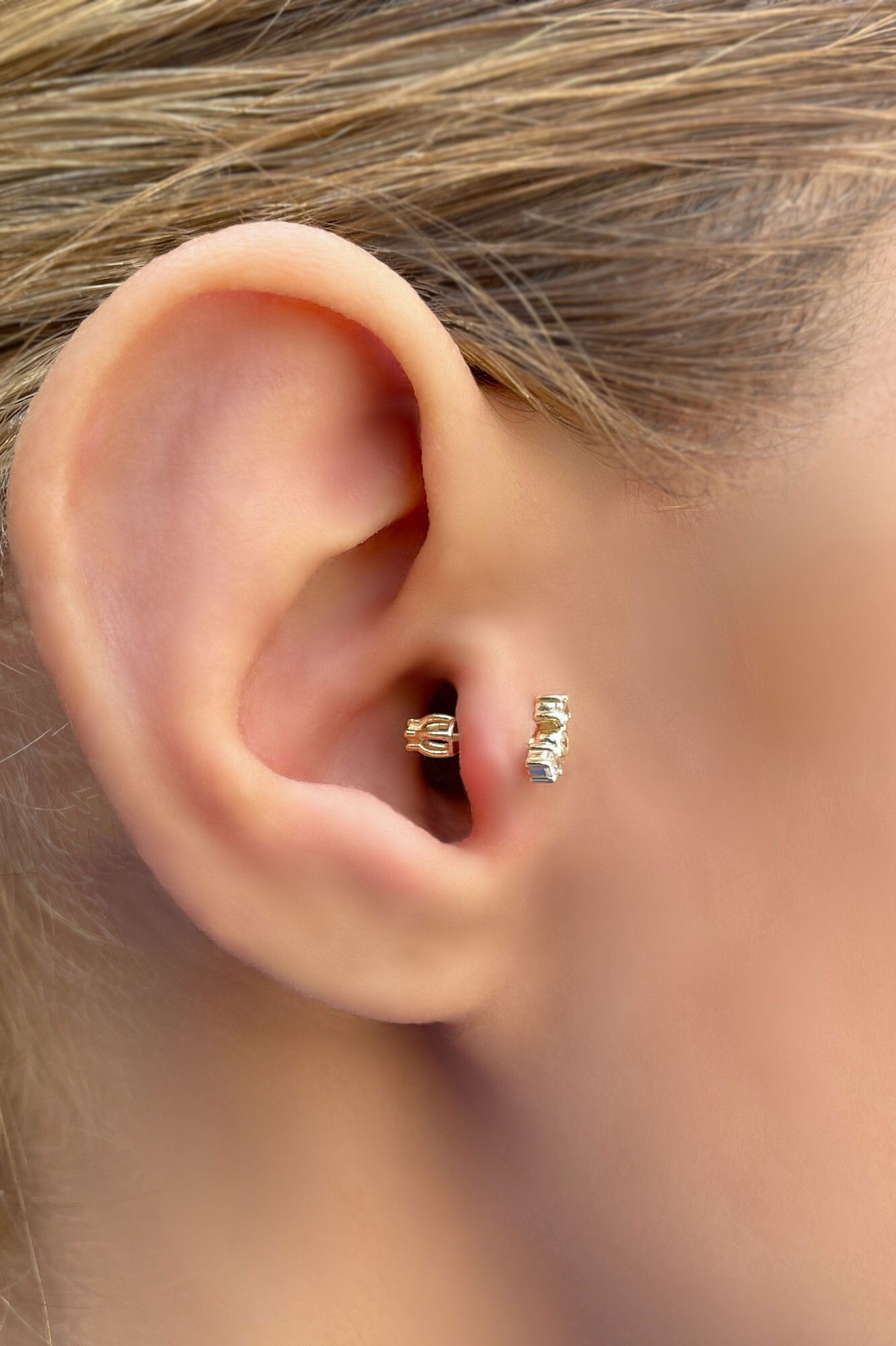 Üç Taşlı Tragus Altın Küpe 14KP8673 - 2